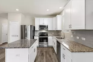 1705 T H Johnson Dr, Taylor, TX 76574 - Photo 14