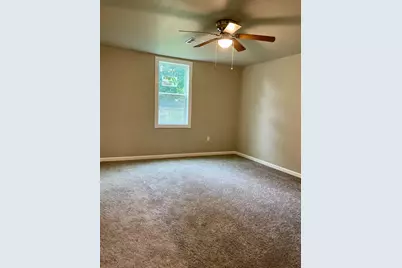 806 Central Avenue, Cameron, TX 76520 - Photo 10