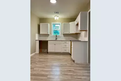 806 Central Avenue, Cameron, TX 76520 - Photo 4
