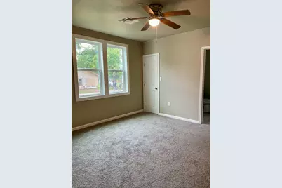 806 Central Avenue, Cameron, TX 76520 - Photo 12