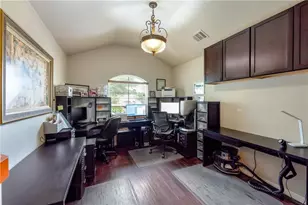 107 Creston St, Hutto, TX 78634 - Photo 8