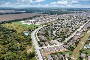 107 Creston St, Hutto, TX 78634 - Photo 32