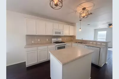 110 Strawn, Kyle, TX 78640 - Photo 2