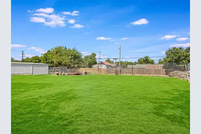 1010 N Main Street, Taylor, TX 76574 - Photo 2