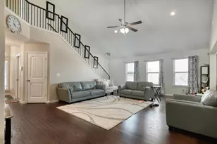 413 Alsatian Ln, Leander, TX 78641 - Photo 2