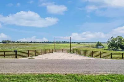 750 County Road 380, Granger, TX 76530 - Photo 2