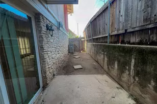 7206 Creekside Dr, Austin, TX 78752 - Photo 22