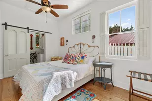702 E Main St, Round Rock, TX 78664 - Photo 24