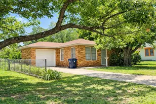 608 Green St, Rockdale, TX 76567 - Photo 2
