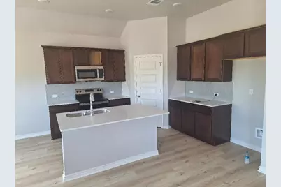 506 Story Avenue, Florence, TX 76527 - Photo 2