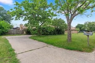 1210 Glenda Dr, Round Rock, TX 78681 - Photo 2