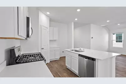 135 Orange Flame Boulevard, Uhland, TX 78640 - Photo 4