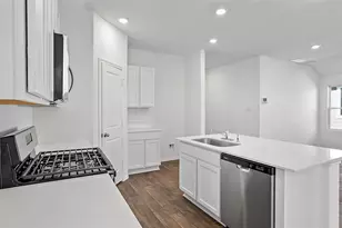 135 Orange Flame Blvd, Uhland, TX 78640 - Photo 4