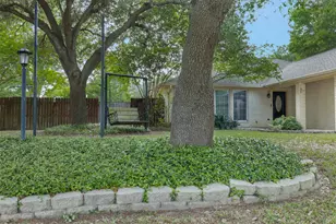 705 Palmer St, Rockdale, TX 76567 - Photo 2