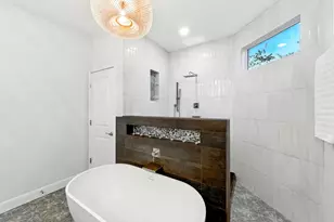 4115 Noon Day Cove, Spicewood, TX 78669 - Photo 16