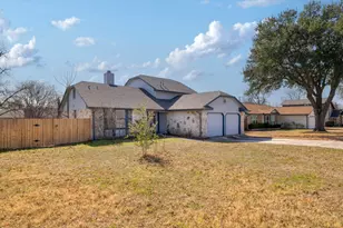 405 Brookhollow Dr, Pflugerville, TX 78660 - Photo 2
