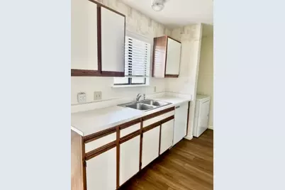 728 W San Antonio Street #108 A, Lockhart, TX 78644 - Photo 4