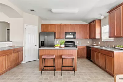 405 Bandara Woods Boulevard, Elgin, TX 78621 - Photo 10