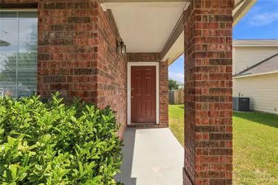 405 Bandara Woods Boulevard, Elgin, TX 78621 - Photo 4