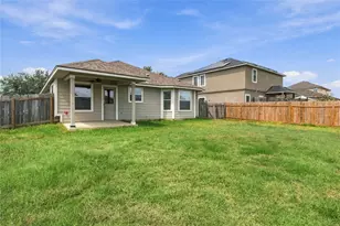 405 Bandara Woods Blvd, Elgin, TX 78621 - Photo 26