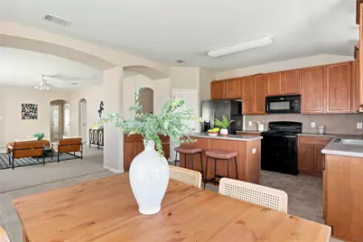405 Bandara Woods Boulevard, Elgin, TX 78621 - Photo 16