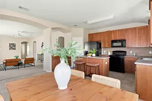 405 Bandara Woods Blvd, Elgin, TX 78621 - Photo 16