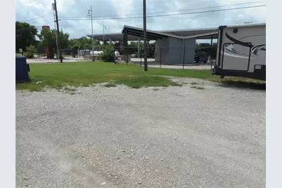 1107 W 2nd Street, Taylor, TX 76574 - Photo 10
