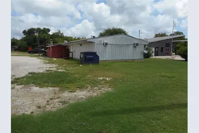 1107 W 2nd Street, Taylor, TX 76574 - Photo 12