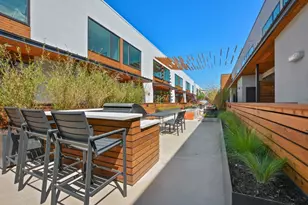 2002 E 7th St, Austin, TX 78702 - Photo 4