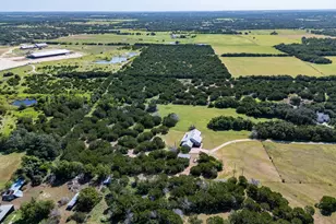 2110 Co Rd 285, Liberty Hill, TX 78642 - Photo 38