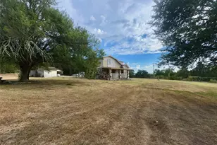 109 Wayside Dr, Elgin, TX 78621 - Photo 4