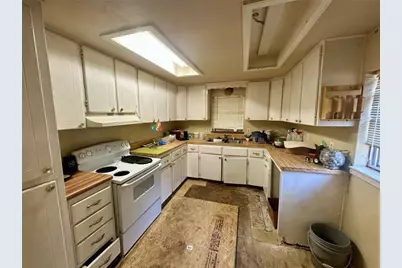 109 Wayside Drive, Elgin, TX 78621 - Photo 8