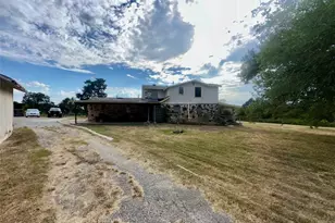 109 Wayside Dr, Elgin, TX 78621 - Photo 18