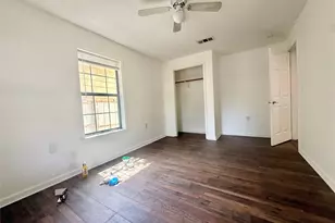1105 E 3rd St, Austin, TX 78702 - Photo 12