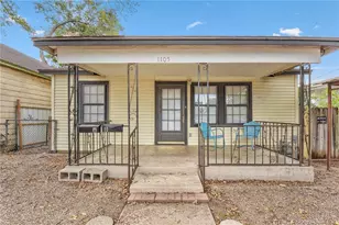 1105 E 3rd St, Austin, TX 78702 - Photo 2