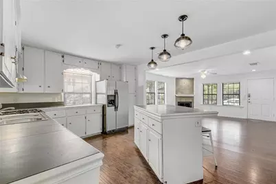 1105 E 3rd Street #A, Austin, TX 78702 - Photo 8