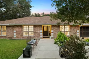 1709 Crested Butte Dr, Austin, TX 78746 - Photo 1