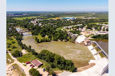 9035 Fm 725, Mcqueeney, TX 78123 - Photo 2