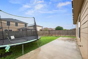715 Estes Park, Taylor, TX 76574 - Photo 24