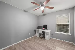 715 Estes Park, Taylor, TX 76574 - Photo 10