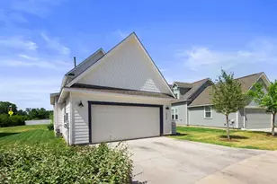 1066 Twain St, Driftwood, TX 78619 - Photo 2