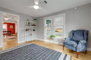 707 Bishop St, Smithville, TX 78957 - Photo 6