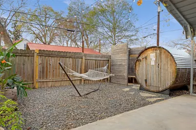 707 Bishop Street, Smithville, TX 78957 - Photo 24