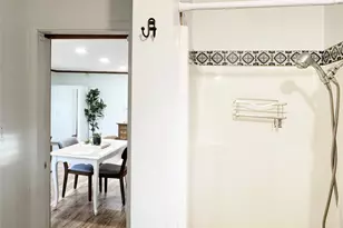 707 Bishop St, Smithville, TX 78957 - Photo 32