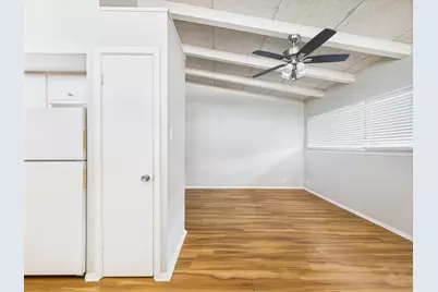 2404 Longview Street #206, Austin, TX 78705 - Photo 16