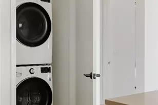 800 Embassy Dr, Austin, TX 78702 - Photo 26