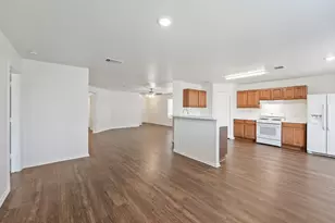 211 Remington Run, Bastrop, TX 78602 - Photo 10
