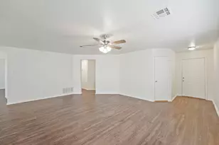 211 Remington Run, Bastrop, TX 78602 - Photo 8