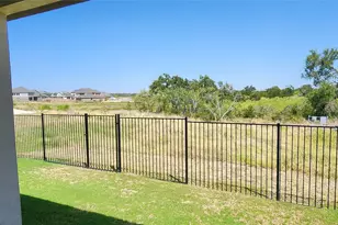 128 Rosebush Dr, Liberty Hill, TX 78642 - Photo 38