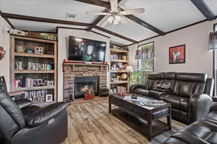 198 Pine Shadows Ln, Bastrop, TX 78602 - Photo 16